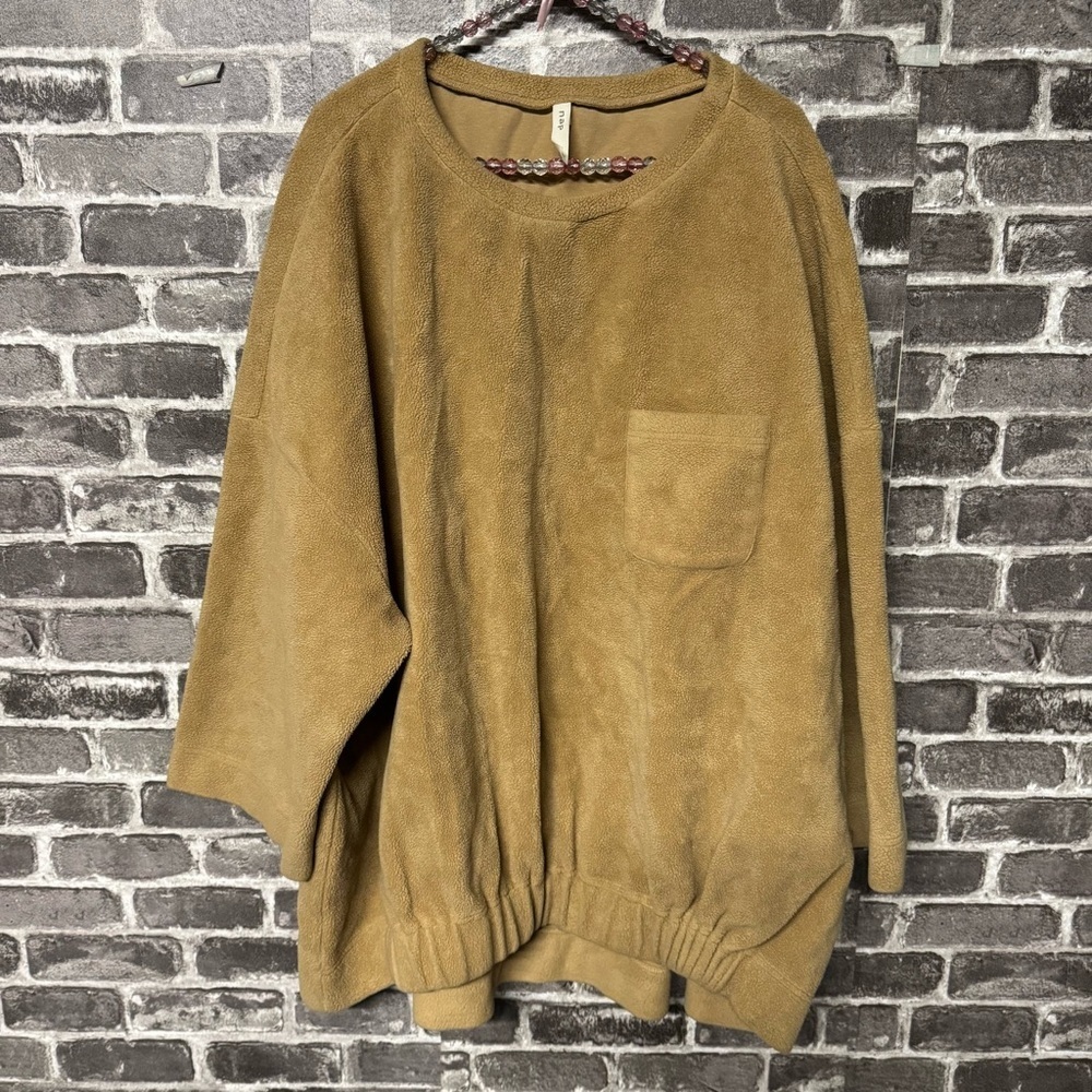 Nap fleece teddy sweater tan boxy fit chest pocket wide sleeve